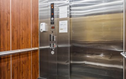 445 W Blount Ave - Photo 4