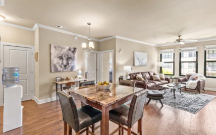 445 W Blount Ave - Photo 10