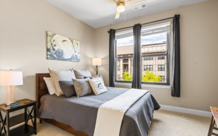 445 W Blount Ave - Photo 23