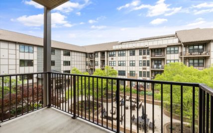 445 W Blount Ave - Photo 25