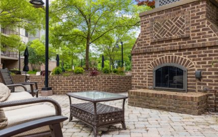 445 W Blount Ave - Photo 31