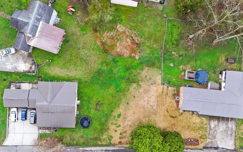 306 Shoopman Lane, Oliver Springs, TN 37840 - Photo 2