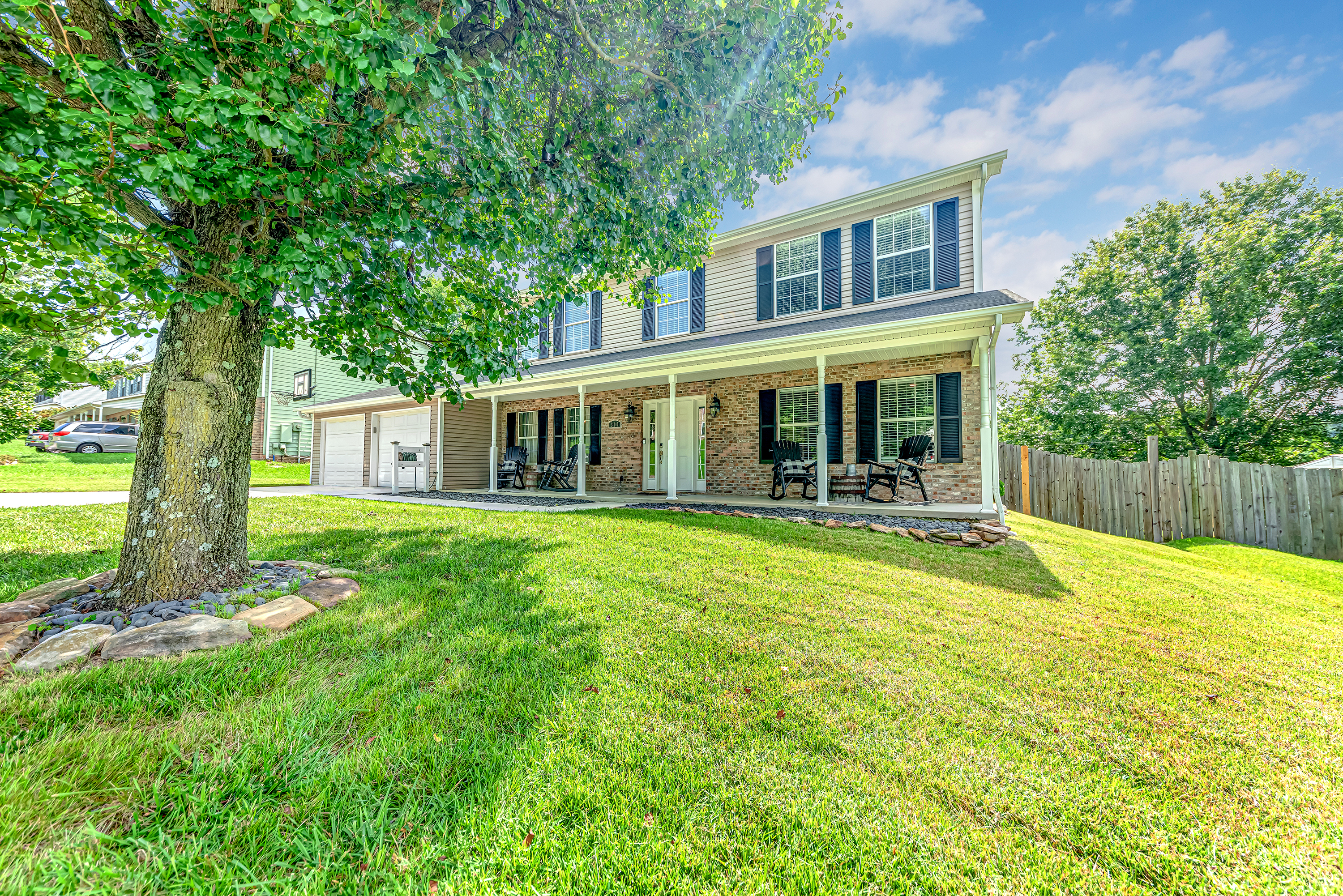 300 Ashworth Tr, Powell, TN 37849 - Photo 2